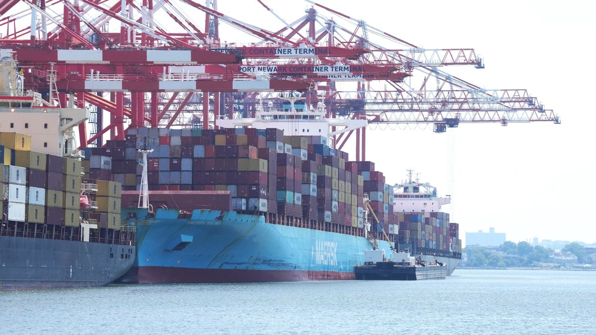 A strike by the International Longshoremen's Association, the union that represents 85,000 dockworkers, could shut down key port facilities in Newark and Elizabeth.