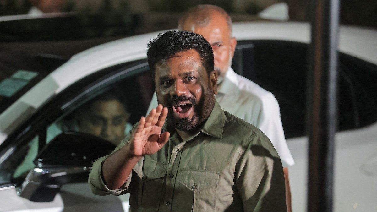 ​Anura Kumara Dissanayake, leader of the National People's Power (NPP) party, gestures after he claimed the victory in the presidential election, in Colombo, Sri Lanka, September 22, 2024. 