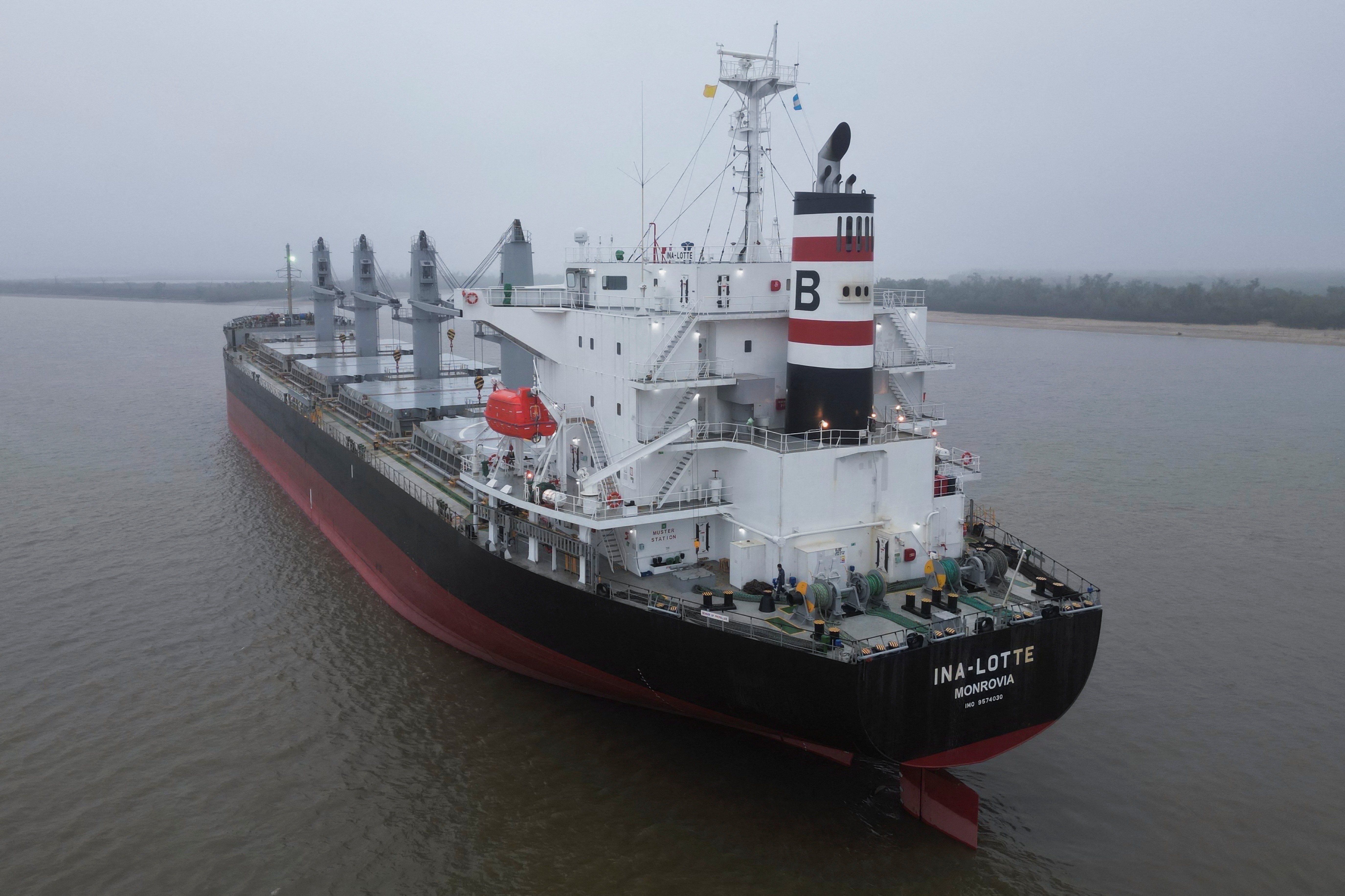 ​A drone view of a Liberian-flagged cargo ship anchored after Argentine authorities quarantined it on the Parana River over a suspected case of mpox onboard, according to the government, in San Lorenzo, Argentina August 21, 2024. 