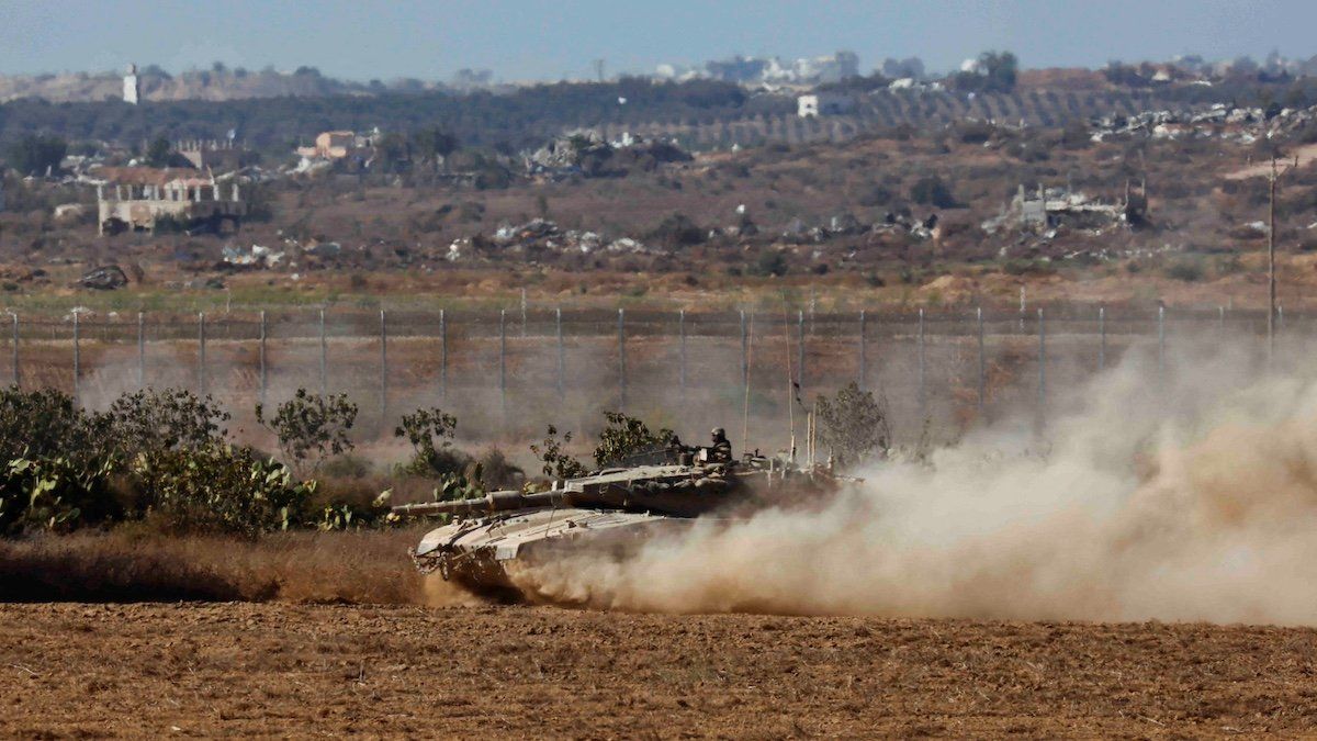 ​A tank manoeuvres on the Israeli side of the Israel-Gaza border, amid the ongoing conflict between Israel and the Palestinian Islamist group Hamas, in Israel, August 1, 2024. 