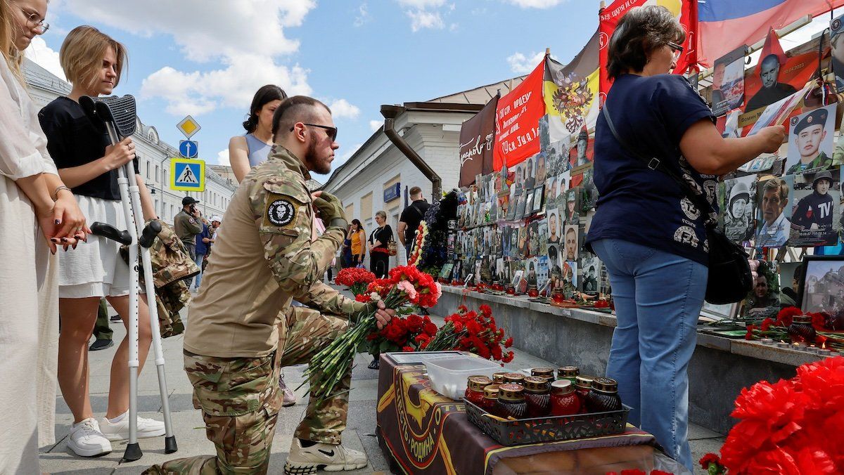 ​People gather in front of a makeshift memorial during a commemoration ceremony held to pay tribute to Wagner fighters, who were recently killed in Mali, in central Moscow, Russia, August 4, 2024.