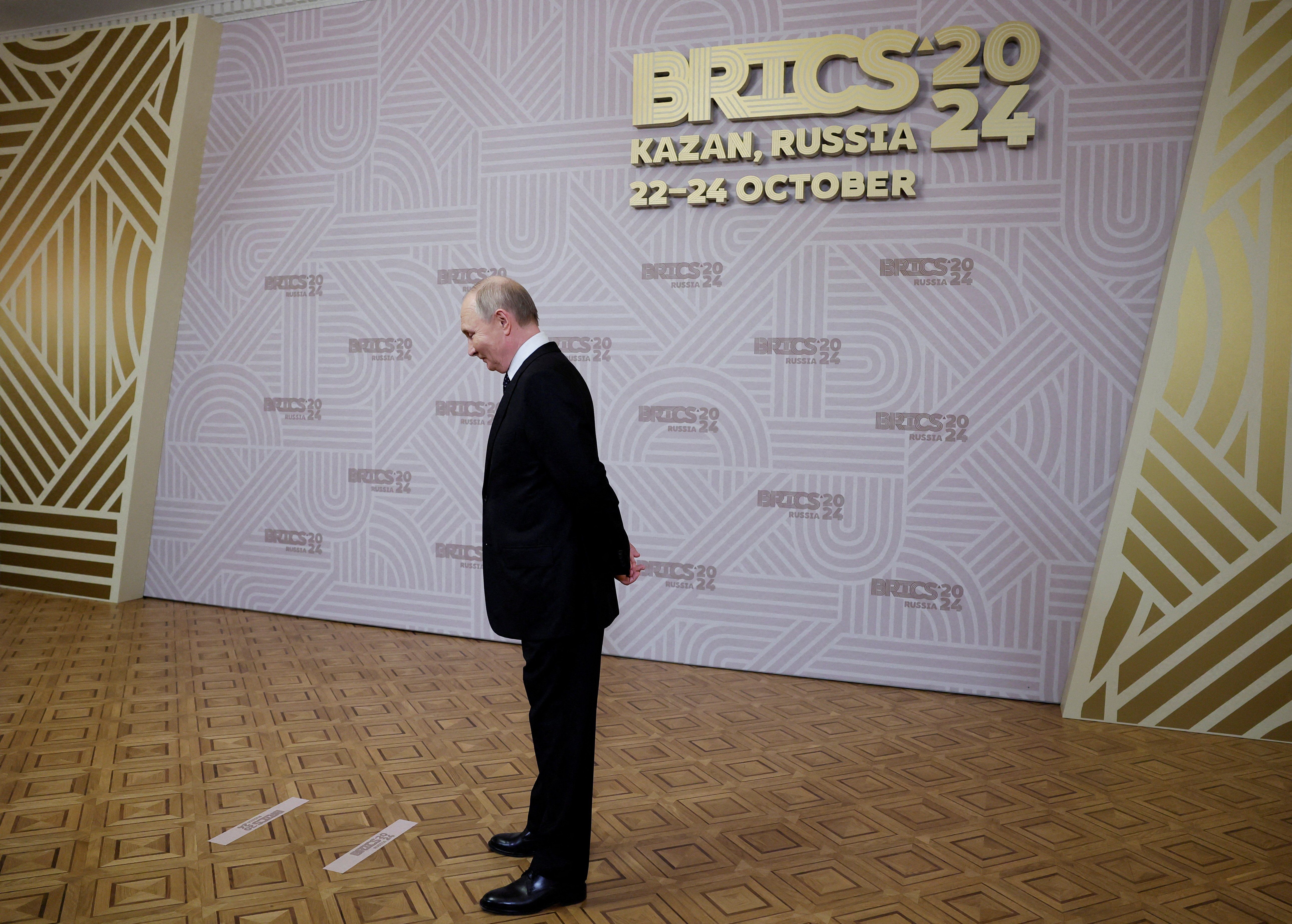 ​Russian President Vladimir Putin attends a welcoming ceremony for participants of the BRICS Summit in Kazan, Russia October 22, 2024. 