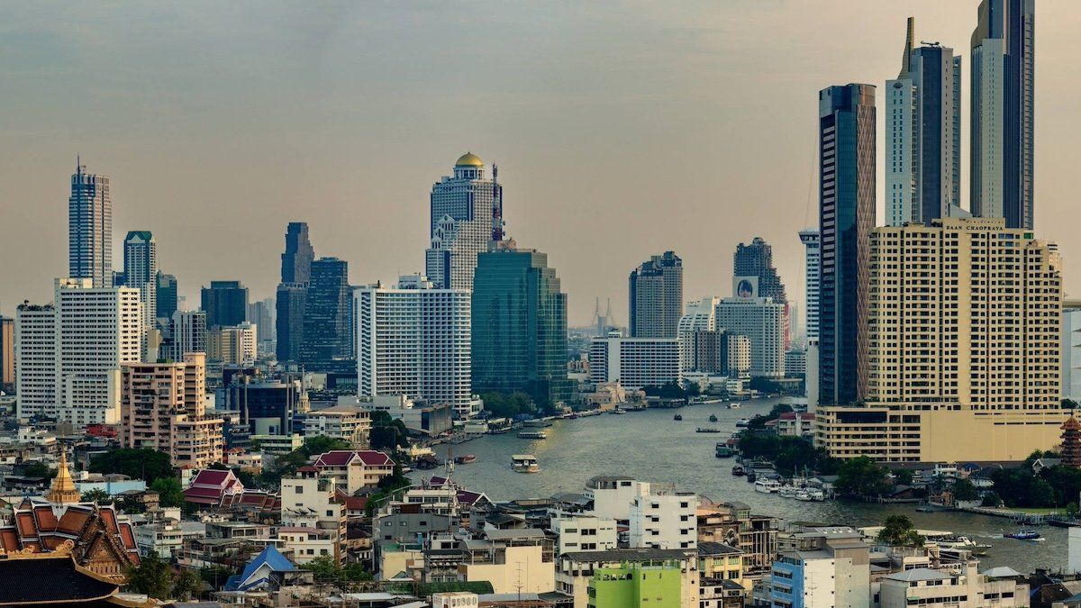 Skyline von Bangkok Skyline von Bangkok. Panorama von Chinatown. Bangkok, Changwat Bangkok, Thailand, 26.01.2024