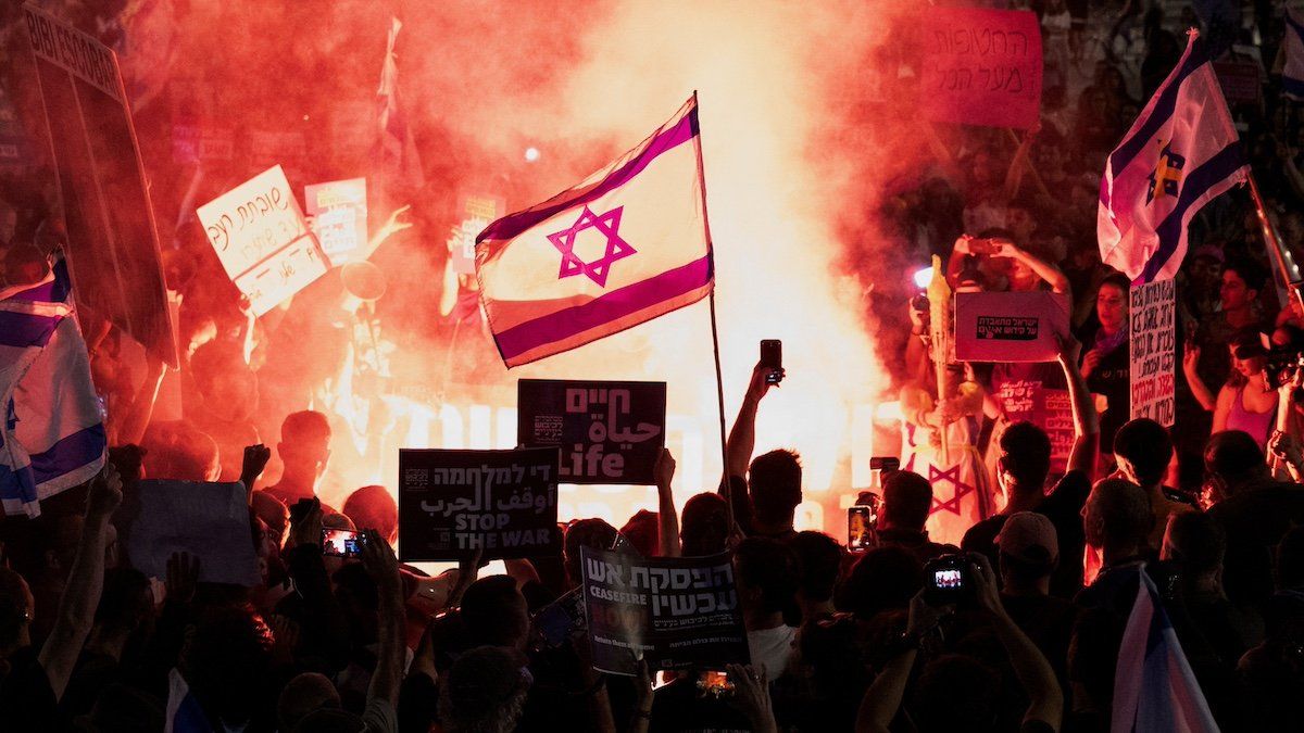 ​People attend a protest against Israeli Prime Minister Benjamin Netanyahu's government and to call for the release of hostages kidnapped in the deadly October 7 attack on Israel by the Palestinian Islamist group Hamas, in Tel Aviv, Israel, June 1, 2024. 