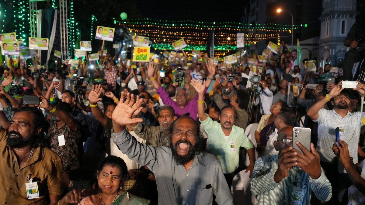 ​Supporters react during an election campaign rally for Sajith Premadasa, leader of the Samagi Jana Balawegaya (SJB) party, ahead of the presidential election, in Colombo, Sri Lanka September 18, 2024. 