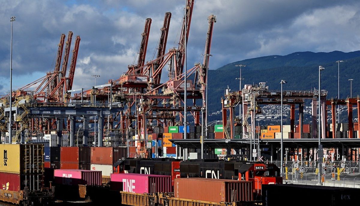 Port strike puts trade at risk – and Liberals in awkward position