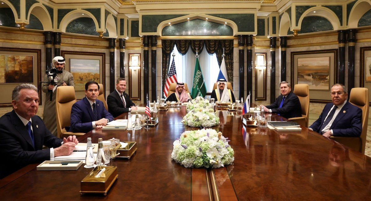 Saudis host US-Russia talks, Europe holds emergency meeting on Ukraine